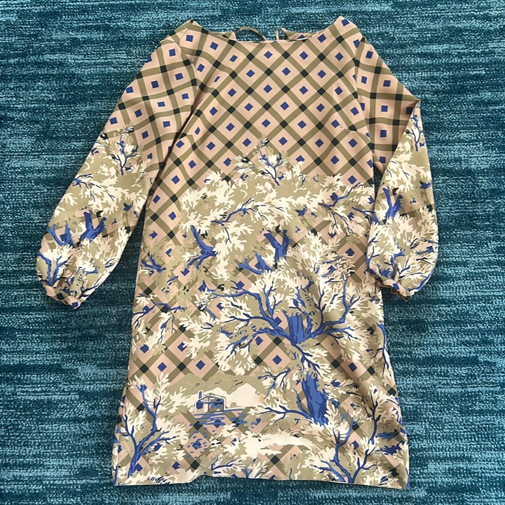 Beautiful knee length dress from ootd’Amor. Size 6